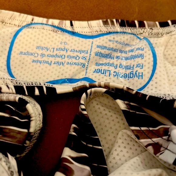 Gap (Gapfit) black & white print high neck swimsuit - Picture 5 of 5